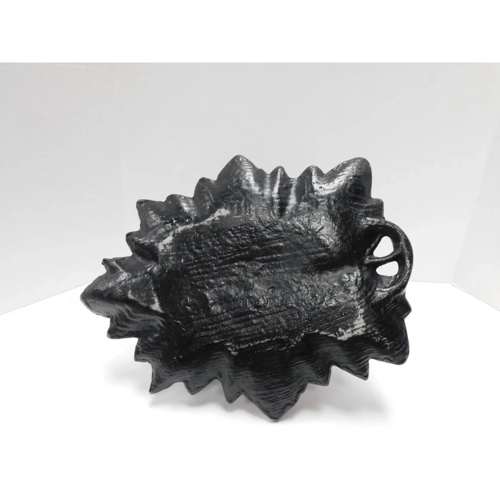 VTG Cast Iron Squirrel Nutcracker on Leaf Base Rustic Black Metal Decor JC115